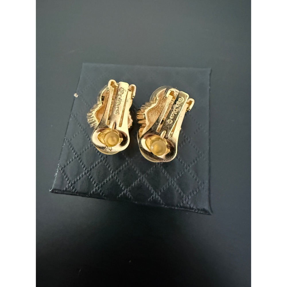 Dior Vintage Gold Tone Faux Pearl Rhinestone Clip On Earrings costume  jewelry - Picture 3 of 8